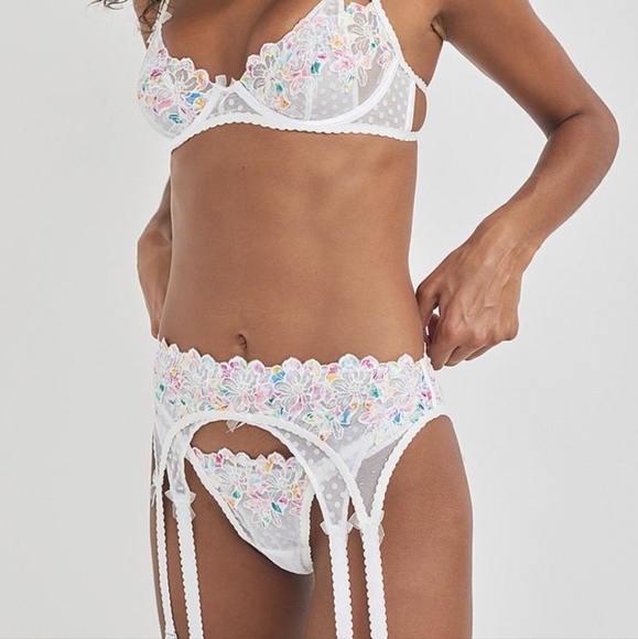 Nwt For Love & Lemons "Lace Floral Outline Garter Belt XXS - Picture 16 of 16